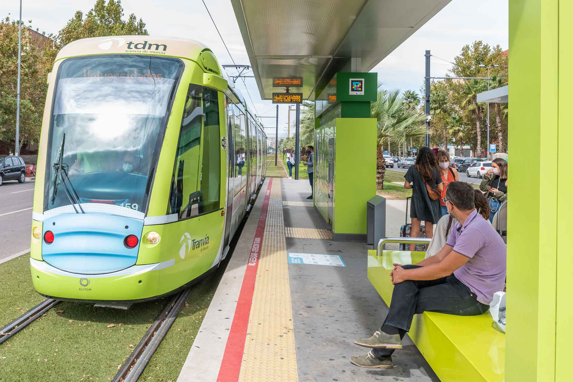 Tranvía de Murcia refuerza su servicio desde el centro de Murcia hacia las Universidades
